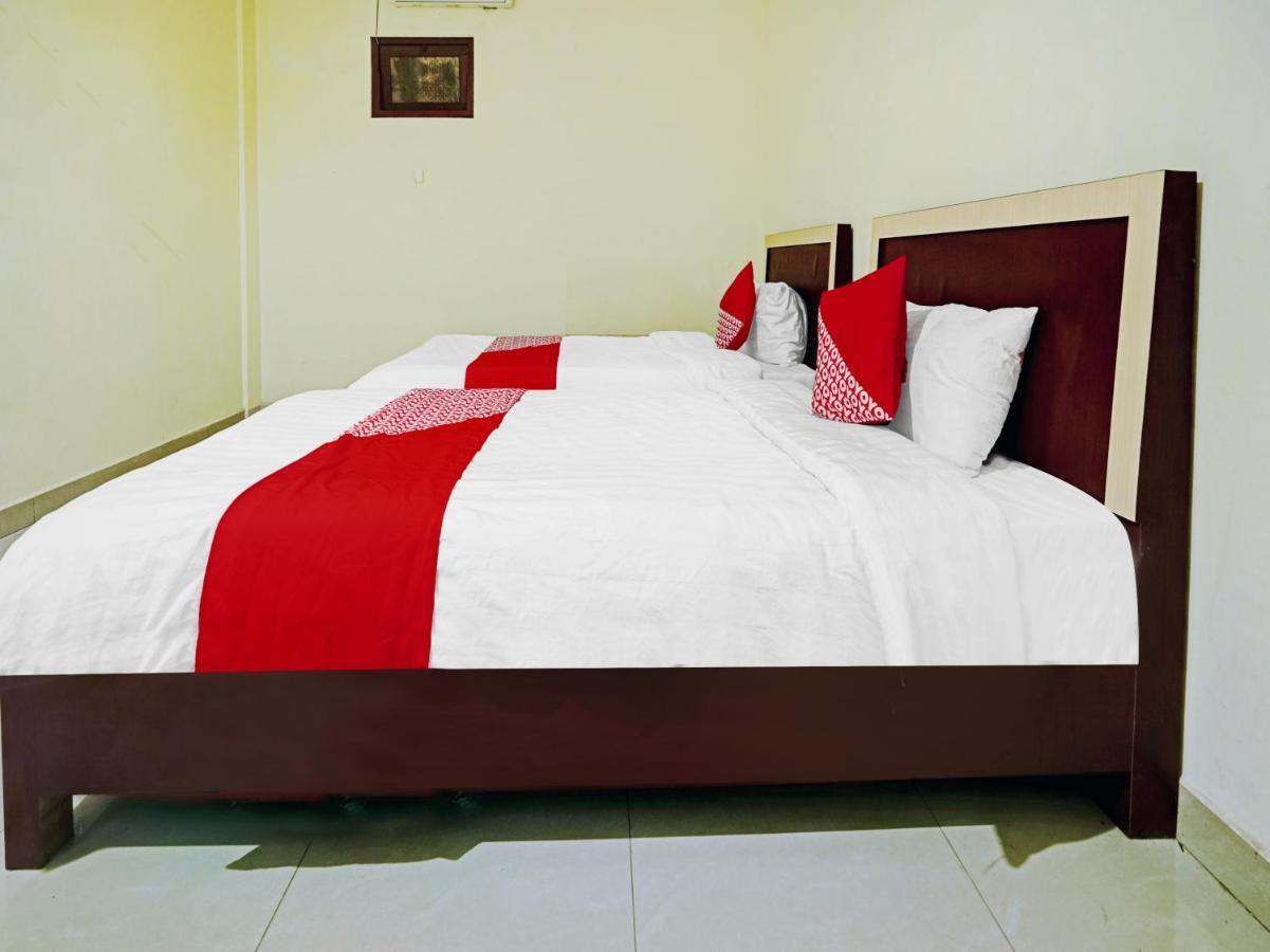 Oyo 90331 Hotel Toba Shanda ปาราปัต ภายนอก รูปภาพ